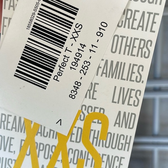 LulaRoe Striped & Printed Perfect T High Low Top-#194914 - Picture 6 of 12